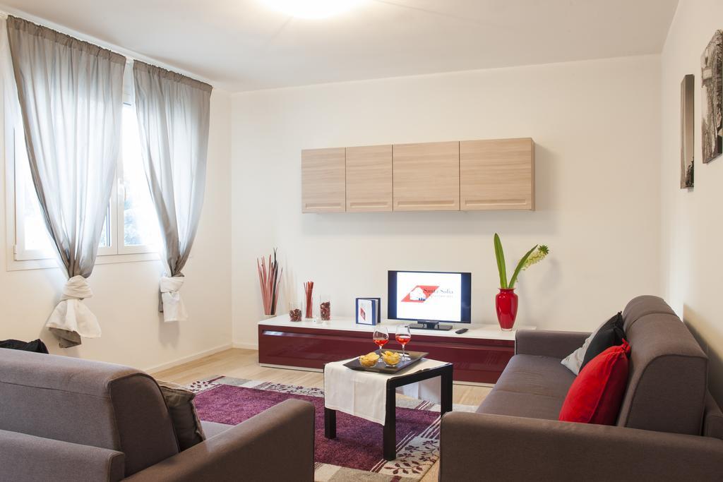Santa Sofia Apartments Падуа Стая снимка